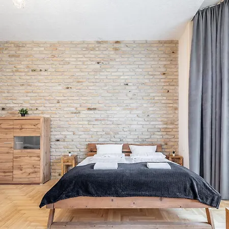 Luxurious At Center Apartmán