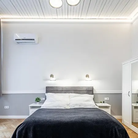 아파트 Luxurious At Center *