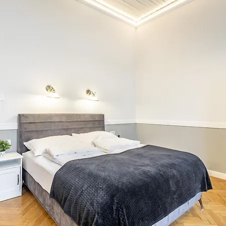 아파트 Luxurious At Center *