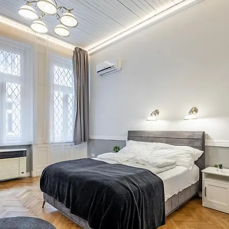 Luxurious At Center *