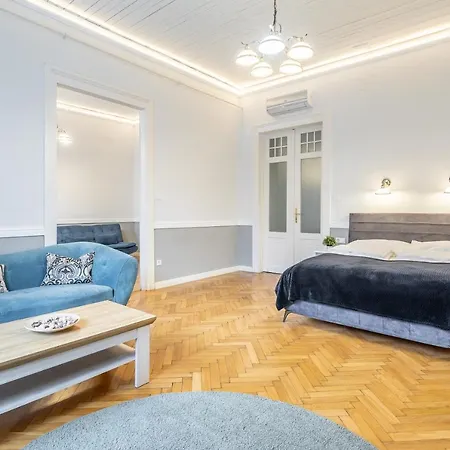 דירה Luxurious At Center בודפשט