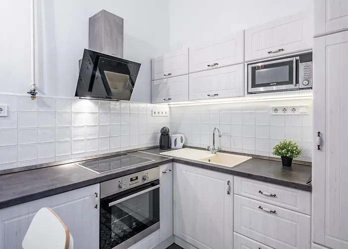 Luxurious At Center Apartment Budapest
