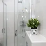 Luxurious At Center Apartament *