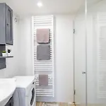 Luxurious At Center *