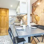 Luxurious At Center Apartament *