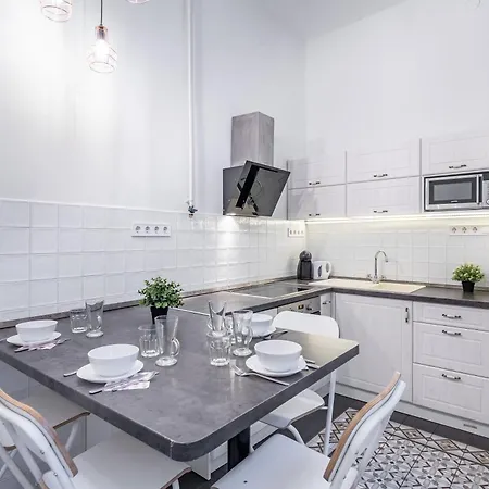 Luxurious At Center *