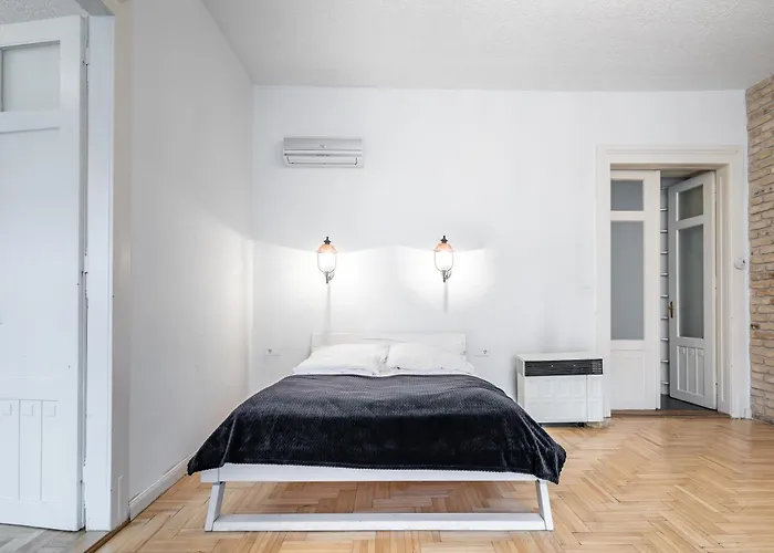 Luxurious At Center *